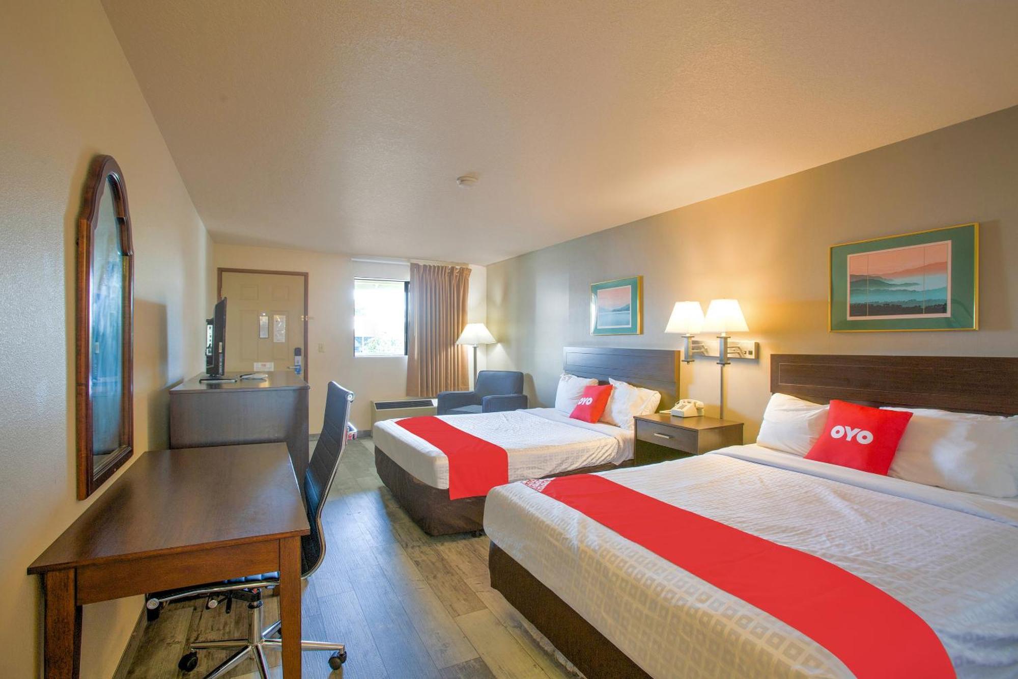 Oyo Woodland Hotel And Suites Екстер'єр фото