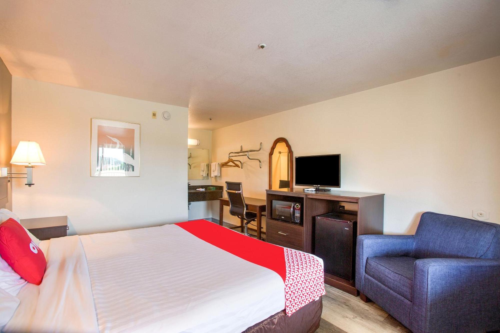 Oyo Woodland Hotel And Suites Екстер'єр фото