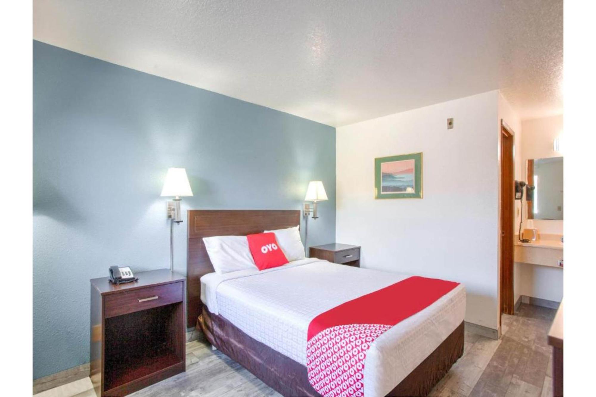 Oyo Woodland Hotel And Suites Екстер'єр фото