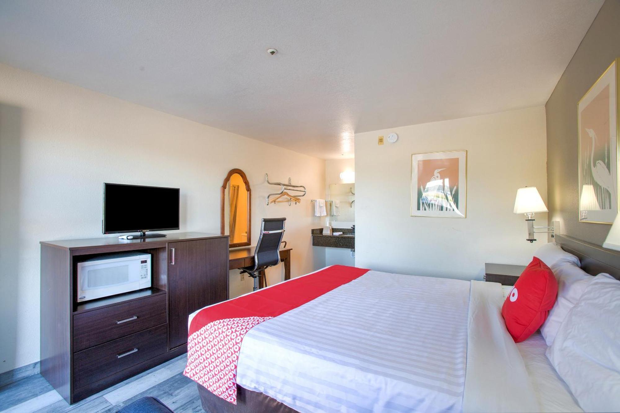 Oyo Woodland Hotel And Suites Екстер'єр фото
