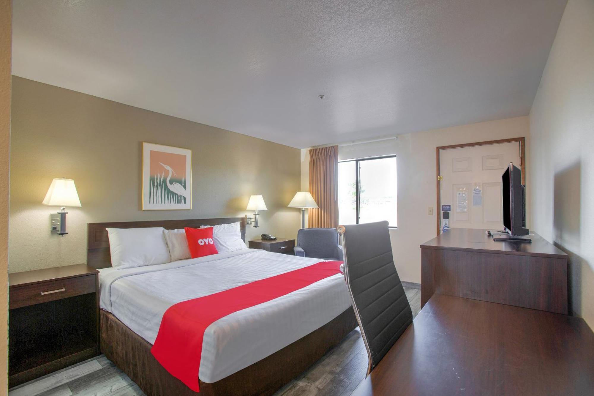 Oyo Woodland Hotel And Suites Екстер'єр фото