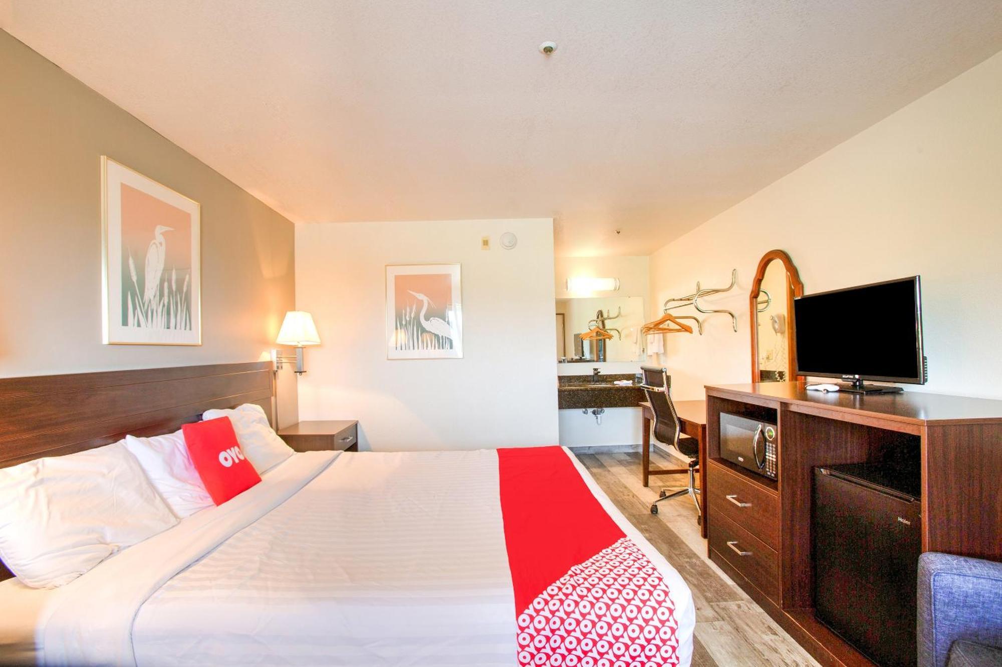 Oyo Woodland Hotel And Suites Екстер'єр фото
