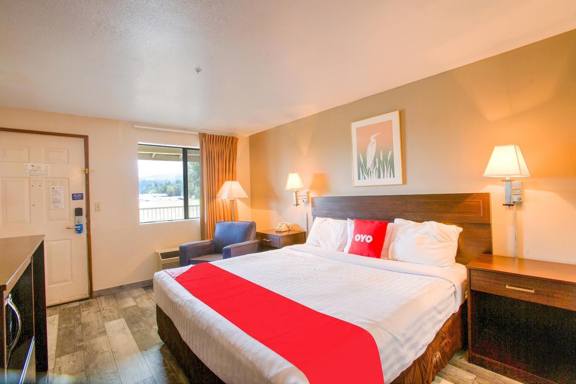 Oyo Woodland Hotel And Suites Екстер'єр фото