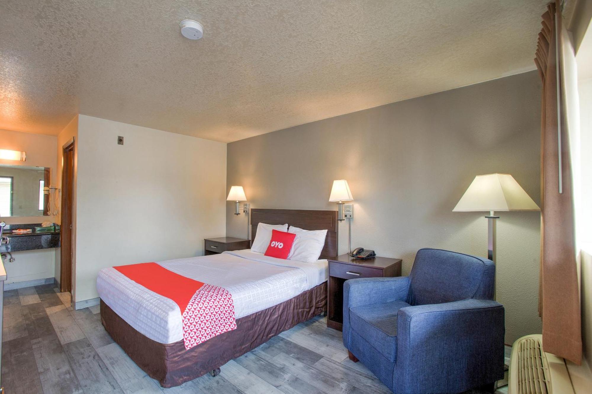 Oyo Woodland Hotel And Suites Екстер'єр фото